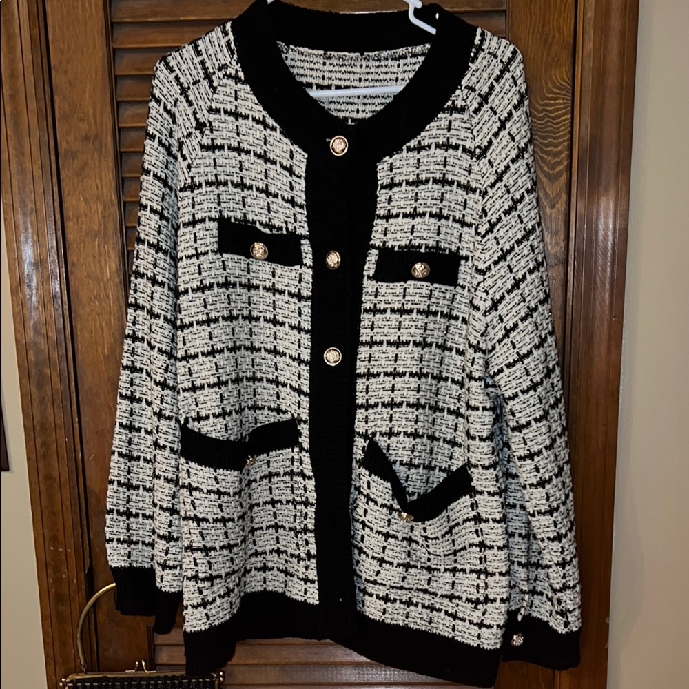 Chic Black and White Geometric Cardigan